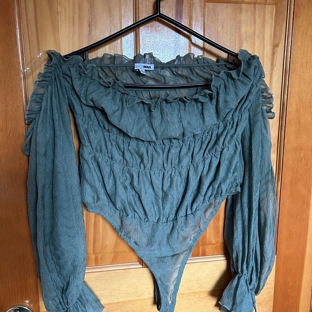 Fashion Nova Green Ruffled Long Sleeve Bodysuit